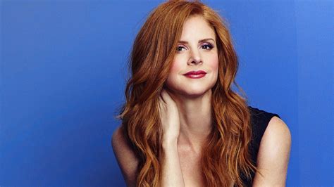 Donna paulson - Sarah Rafferty’s Wild Year. The actor best known for playing Donna Paulsen on the USA series Suits —which ended in 2019—has suddenly found herself accruing a new legion of fans and a buzzy ...